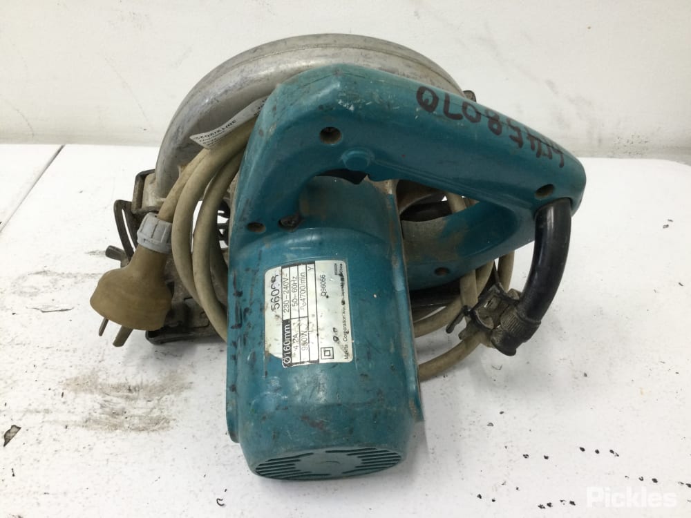Makita 5606b circular saw outlet