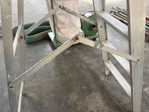 slide-items-3