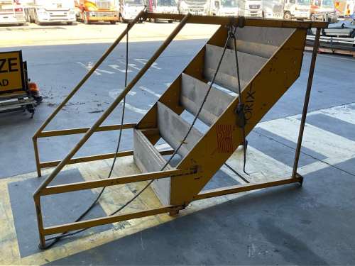 slide-items-2