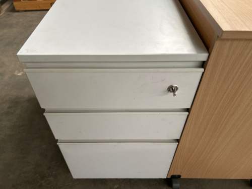 slide-items-4