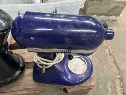 slide-items-3