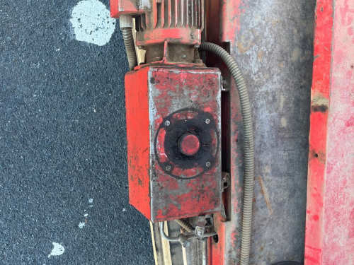 slide-items-3