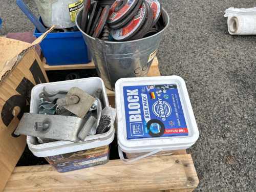 slide-items-3