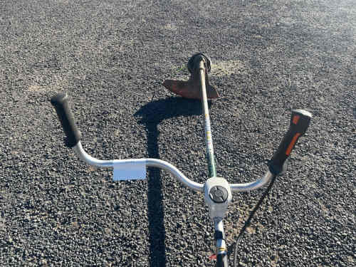 slide-items-4