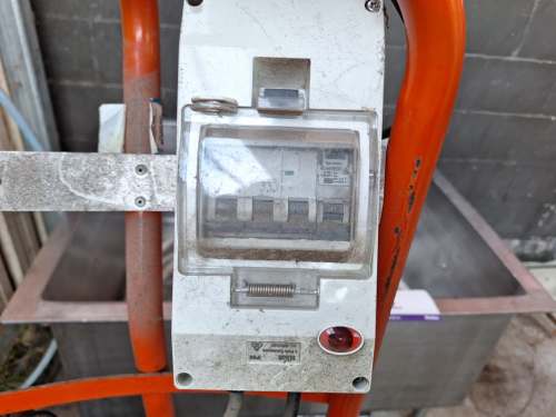 slide-items-3