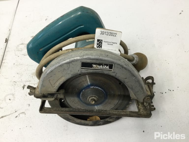 Makita 5606b sales circular saw